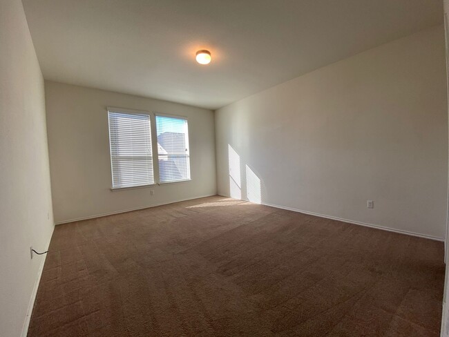 Building Photo - Need space? Huge 2 story home in Trimmier Estates!