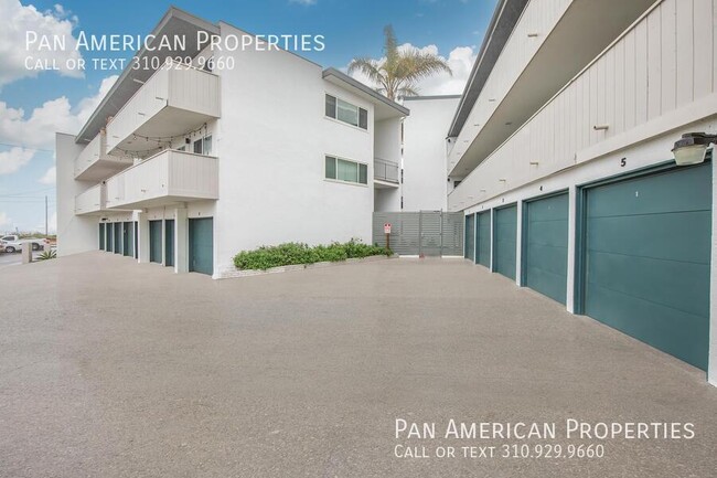 Building Photo - 4034 S Pacific Ave