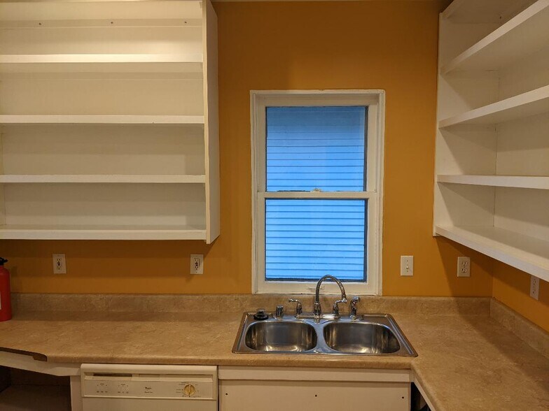 Kitchen - 3726 W Dorothy Pl