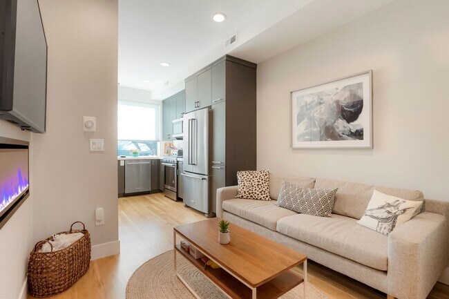 Building Photo - Modern Townhome ~ Rooftop Deck ~ Mountain View!