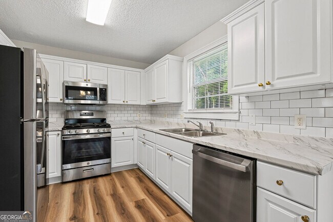 Building Photo - 116 Summer Leigh Dr