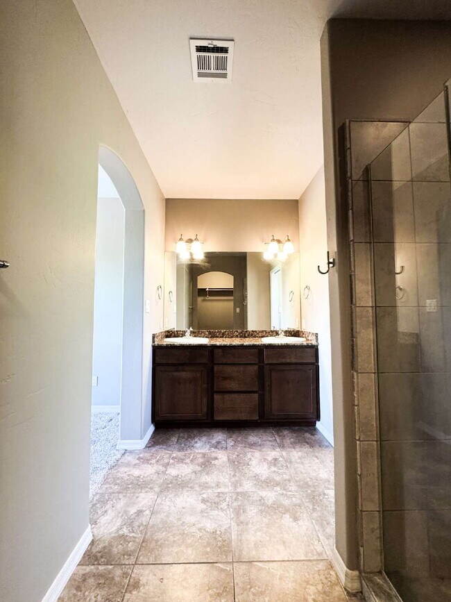 Building Photo - Spacious 4-Bed, 3-Bath Gem with 1804 Sq. F...