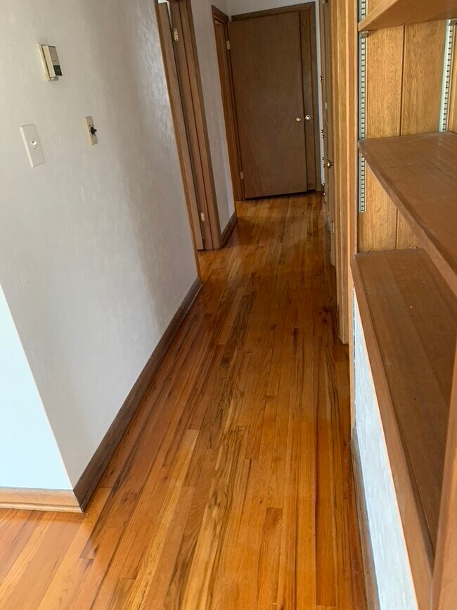 Building Photo - 1625 Walnut Ave