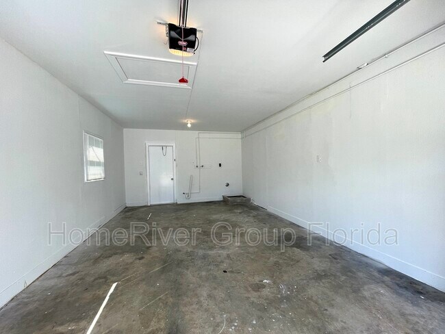 Building Photo - 10925 71st Ave