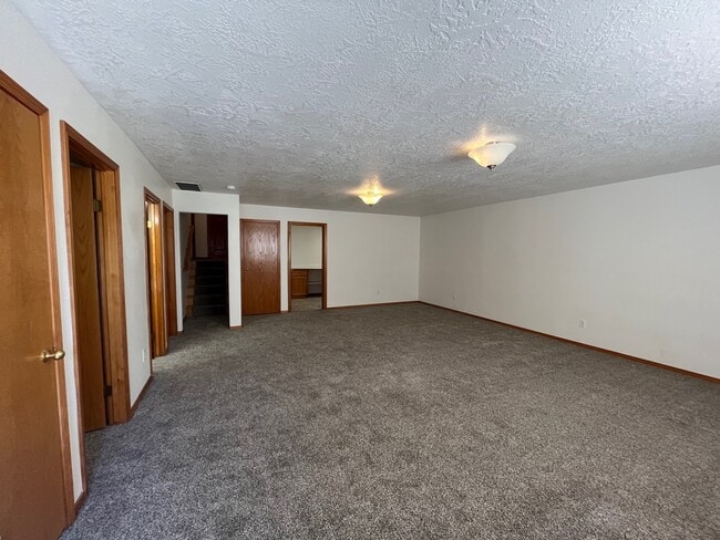 Building Photo - 1241 W Kimra St