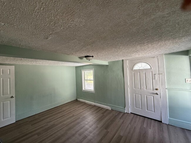 Building Photo - 750 Escambia St