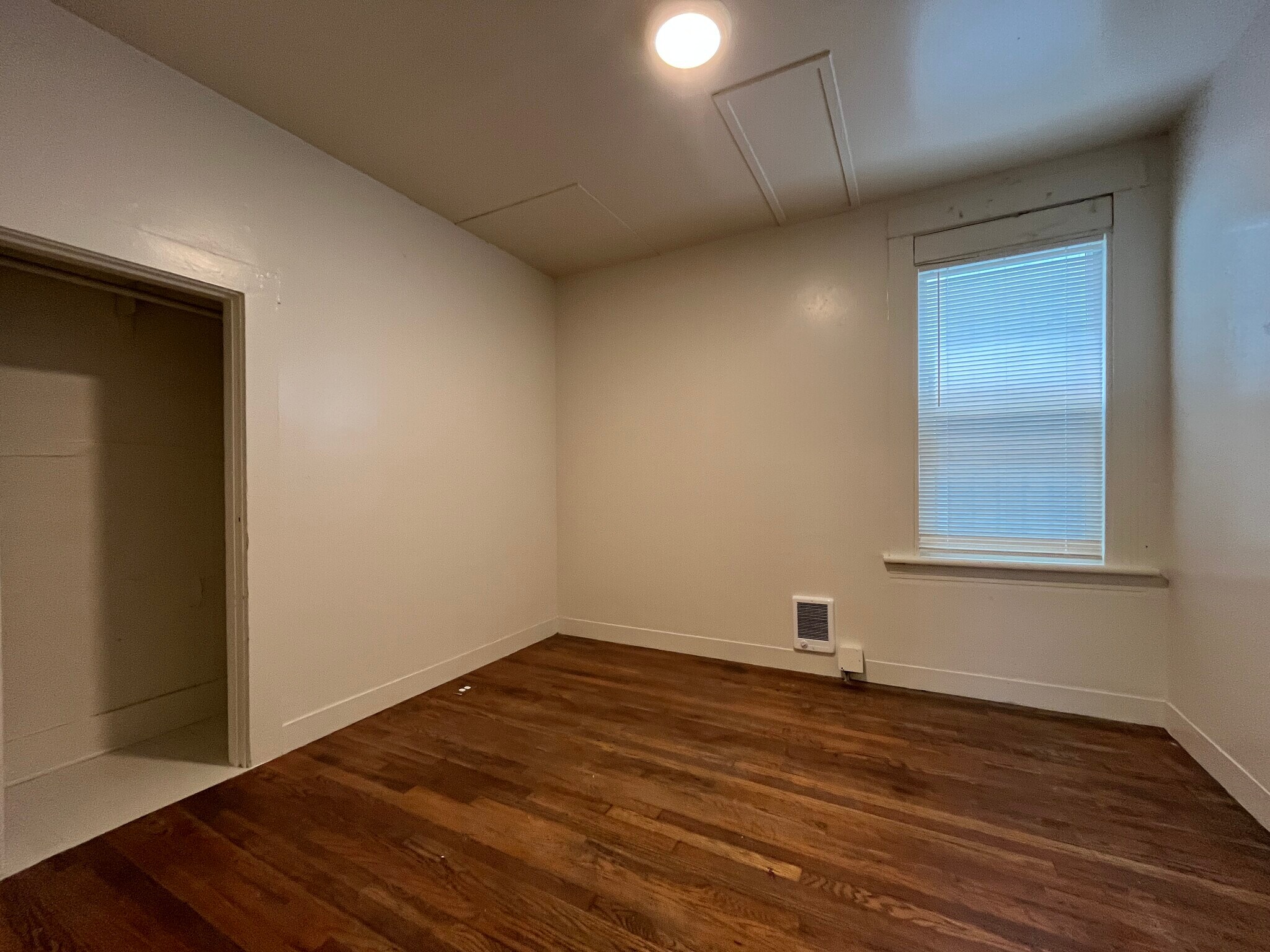 Building Photo - 445 Smithers Ave S
