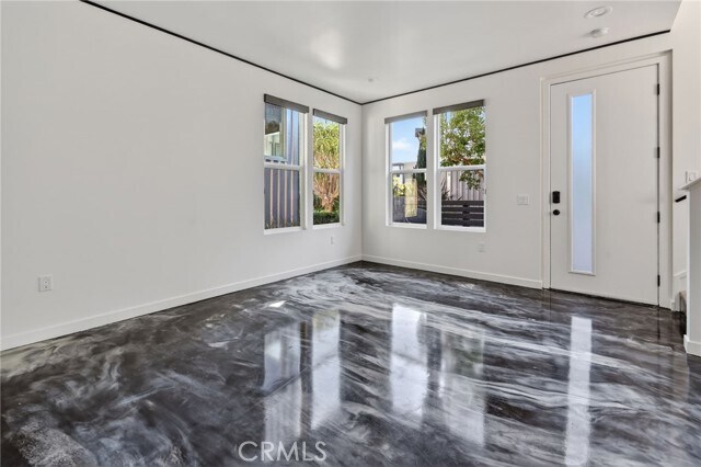 Building Photo - 1015 Somerton Dr