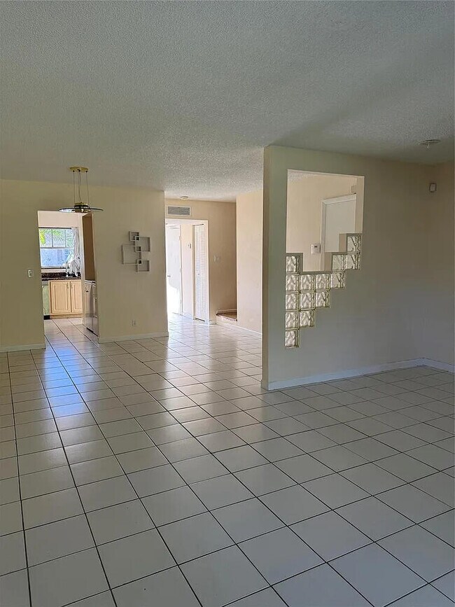 Building Photo - 3007 NW 68th St