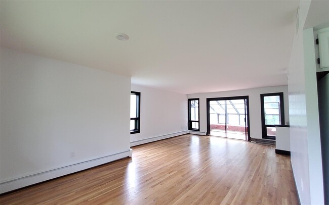 Building Photo - 40 Felter Hill Rd