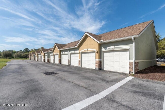 Building Photo - 8539 Gate Pkwy W