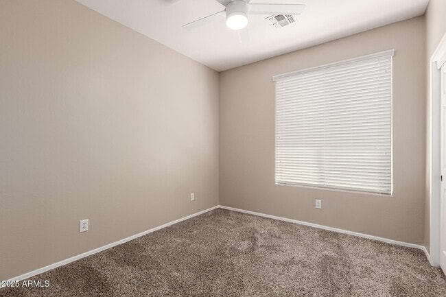 Building Photo - 1744 W Turtle Hill Dr