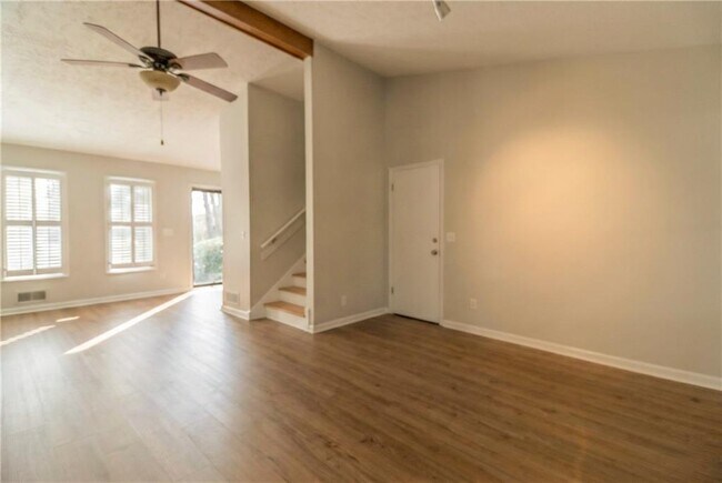 Building Photo - 516 Faith St