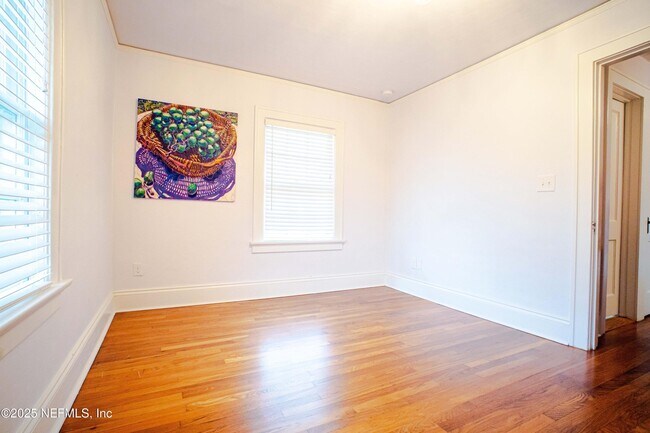 Building Photo - 1215 Landon Ave