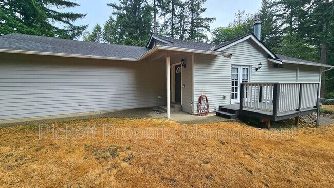 Building Photo - 11389 Symes Rd NW