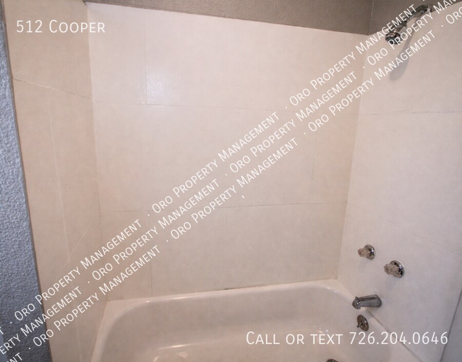 Building Photo - 512 Cooper-