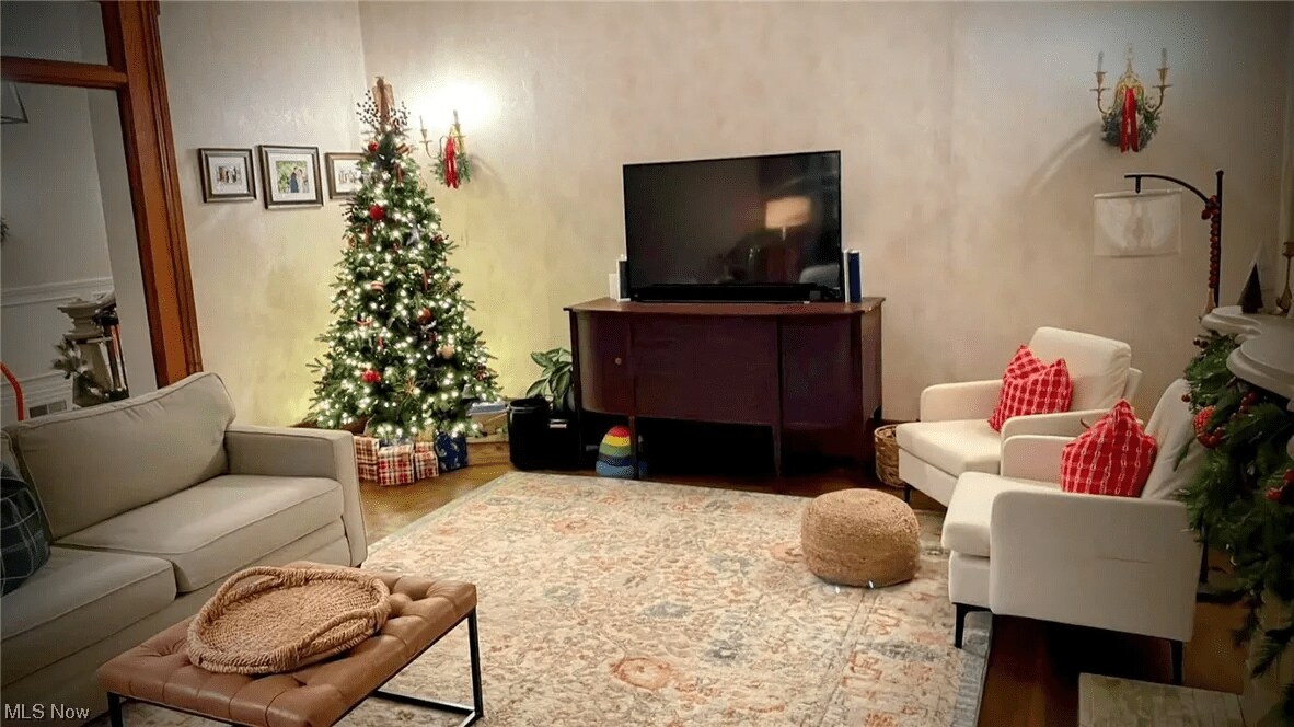 Building Photo - 501 5th St