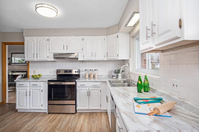 Building Photo - 1506 Starling Dr