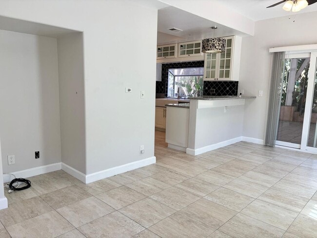 Building Photo - Welcome to this stunning 3-bedroom, 2.5-ba...