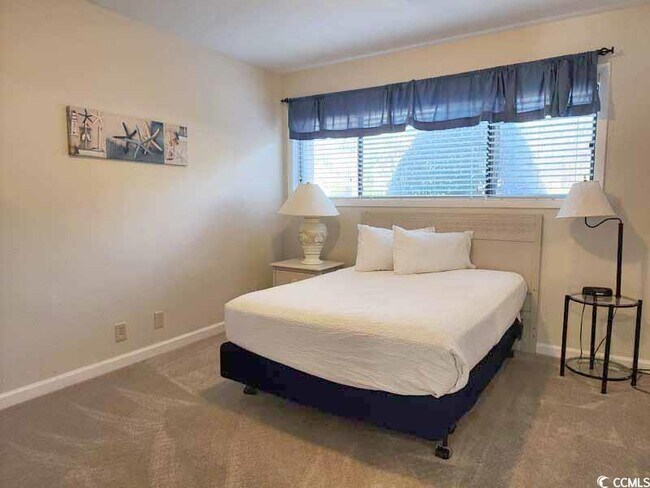 Building Photo - 177 Club Cir