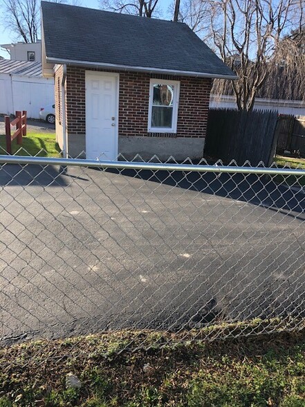 Building Photo - 3416 Fairfield St