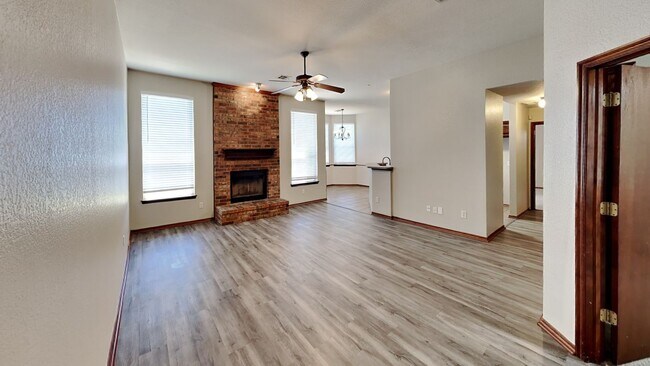 Building Photo - Nice 3 Bedroom 2 Bathroom Home with Storm Shelter and Office!