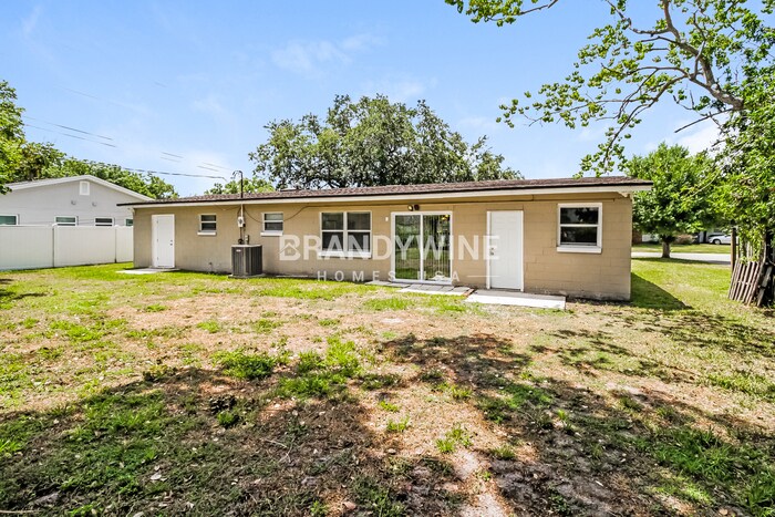 Building Photo - 3221 Thistlehill Dr