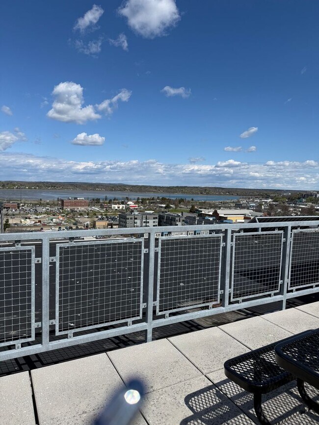 Building Photo - 1 Bedroom Fully Furnished Gem*
