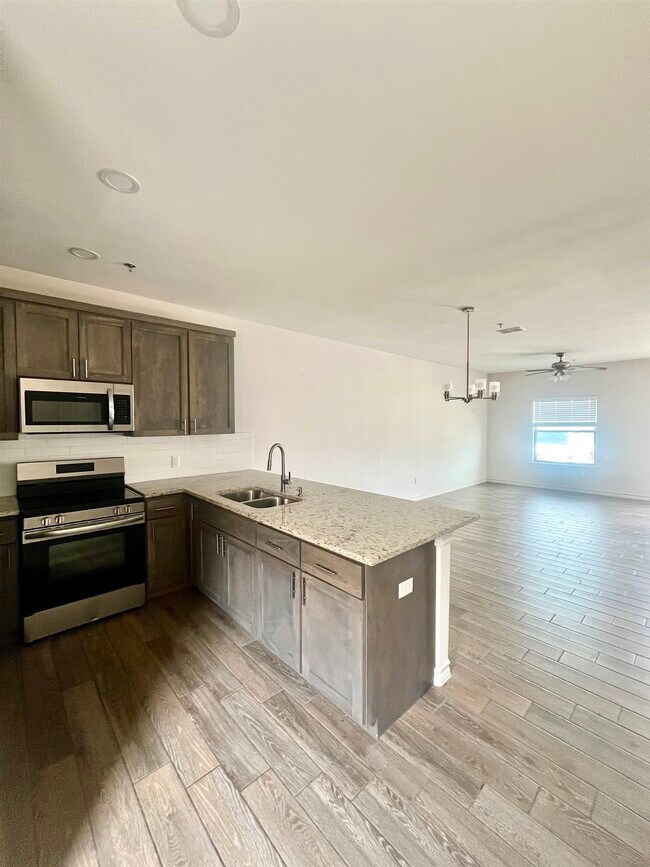 Building Photo - 7615 Laguna Del Mar Ct