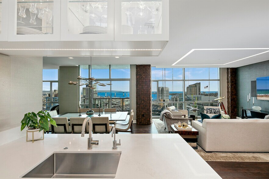 Building Photo - 800 The Mark Ln