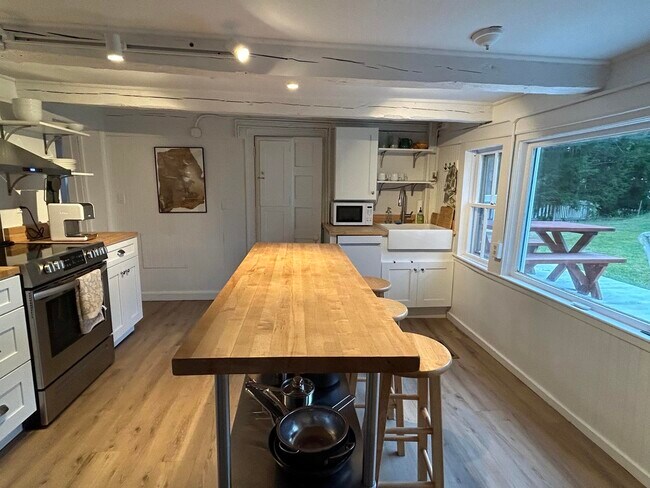 Building Photo - 42 Piscataqua St