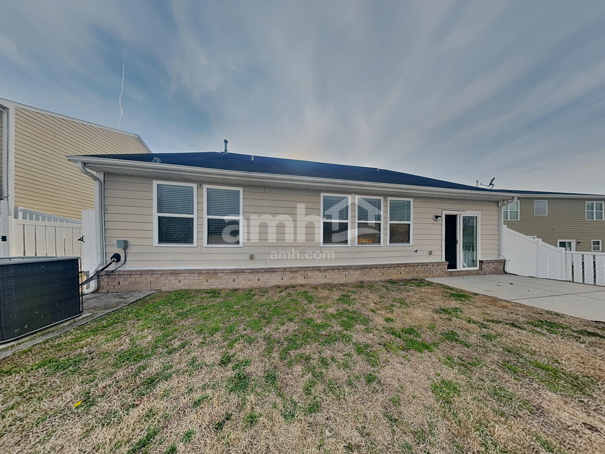 Building Photo - 1026 Skillbeck Rd