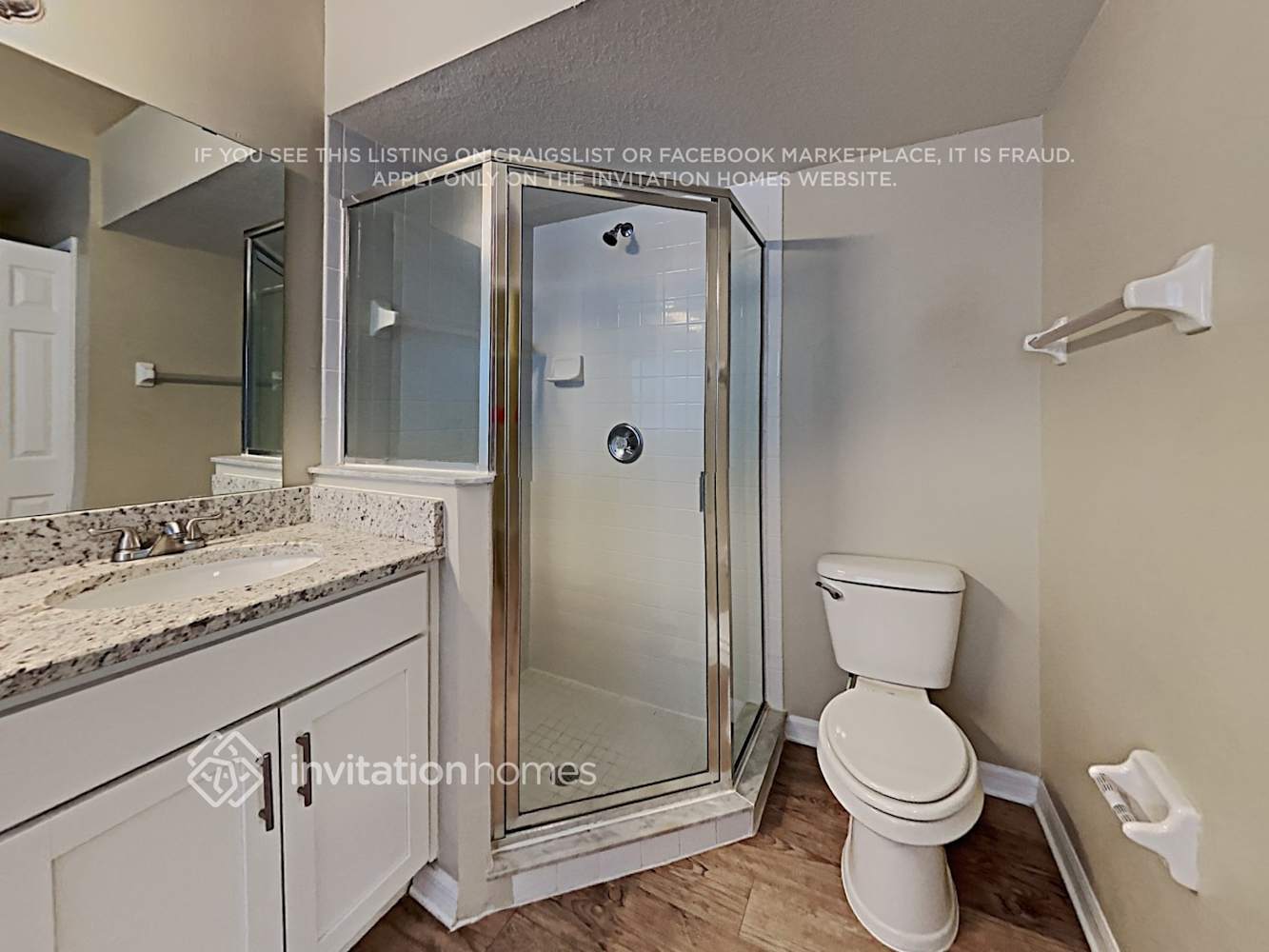 Building Photo - 13768 Meadowpark Ave