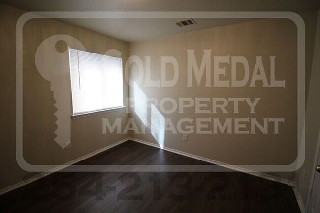 Building Photo - Willamette Wins – Where Convenience Meets Everyday Living!