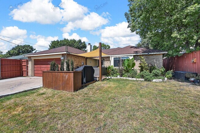 Building Photo - 7136 Vinland St