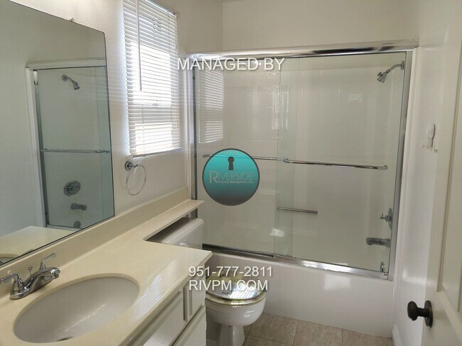 Building Photo - Spacious 3-Bed, 3-Bath Home in Riverside