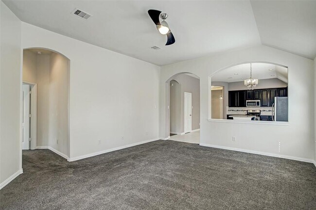 Building Photo - 26607 Grey Sparrow Dr