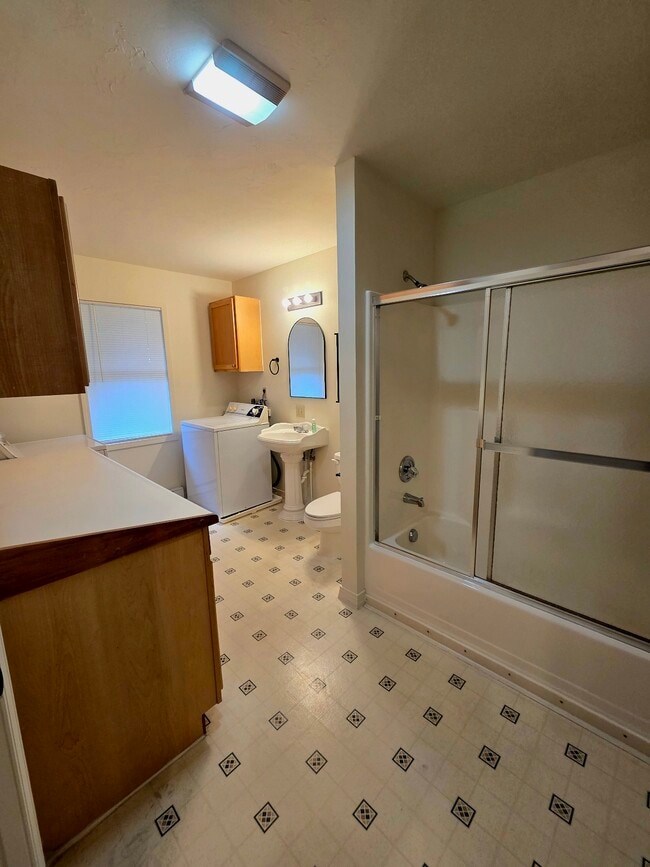 Building Photo - 10819 Washington Ct