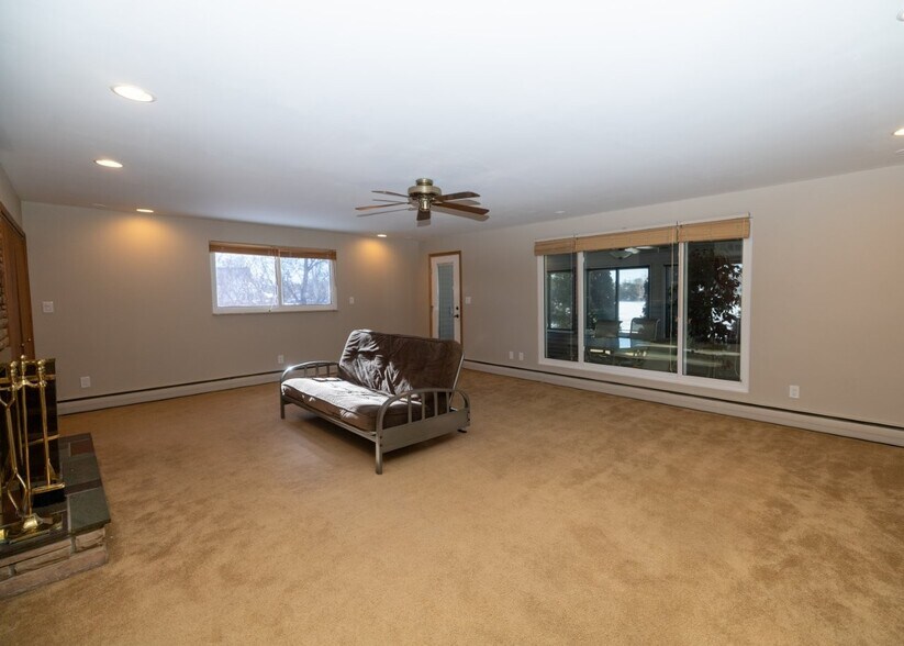 Family Room - 504 Burgess Dr