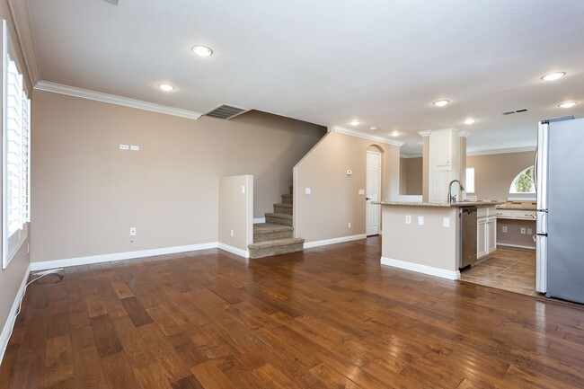 Building Photo - Townhome in Carmel Valley