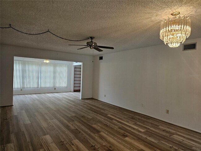 Building Photo - 2383 Netherlands Dr