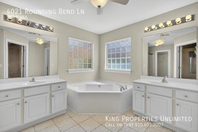 Building Photo - 4021 Rounding Bend Ln