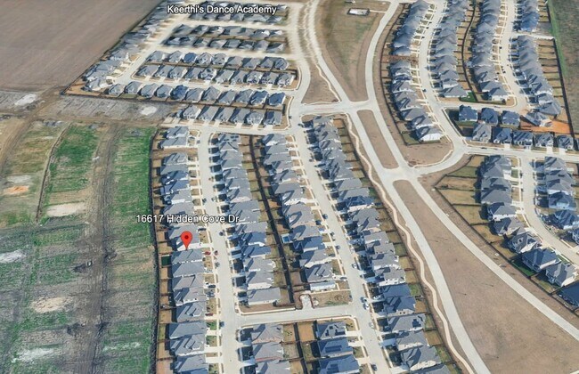 Building Photo - 16617 Hidden Cove Dr