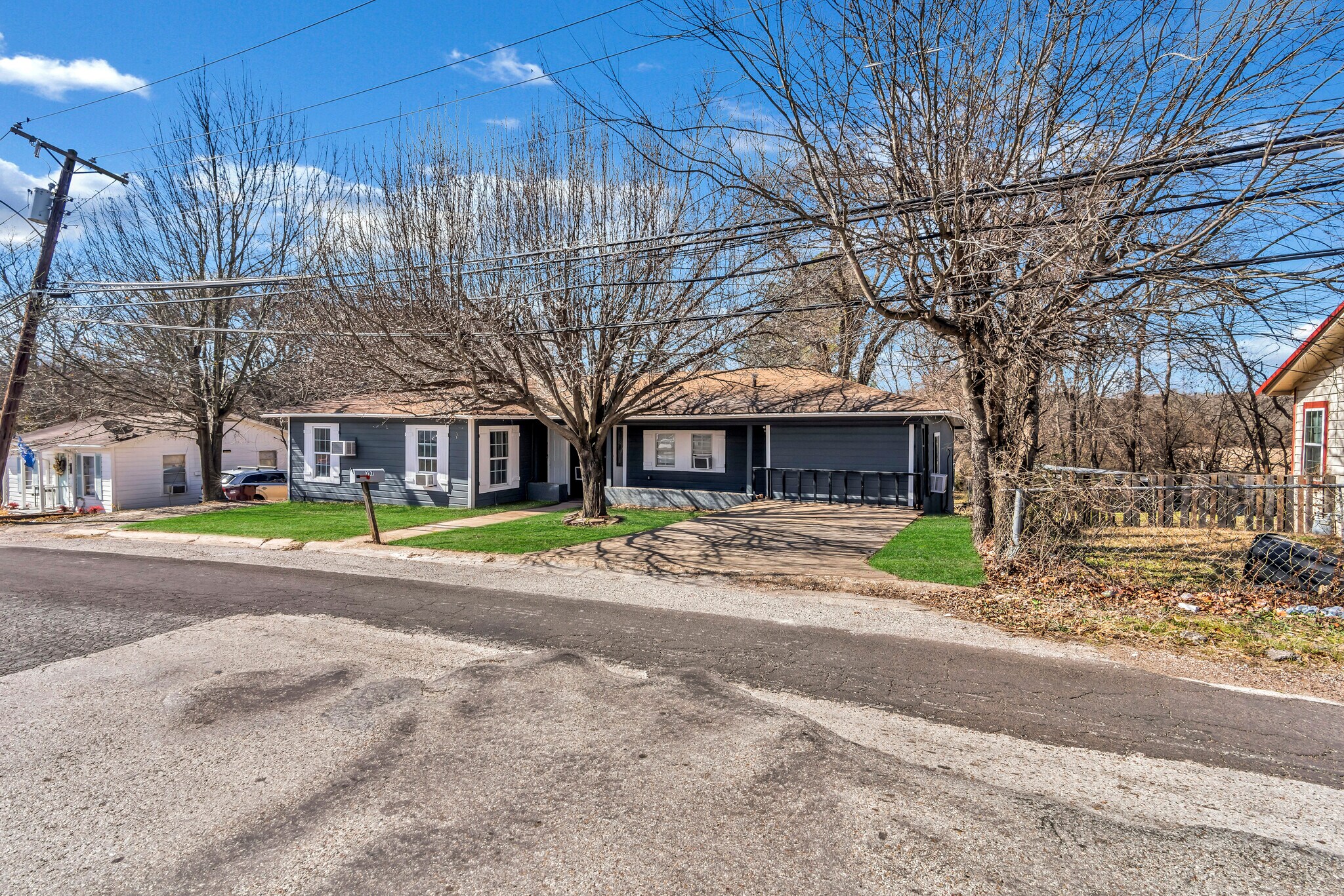 Building Photo - 397 Wills Point St