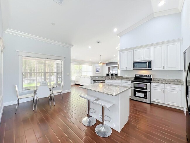Building Photo - 3020 Hartland Ct