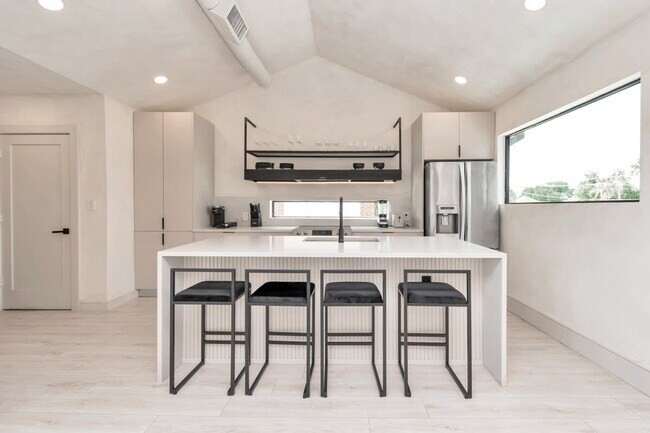 Building Photo - 2683 Blodgett St