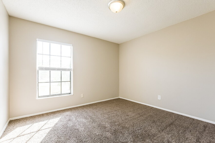 Building Photo - 13530 Texas Woods Cir