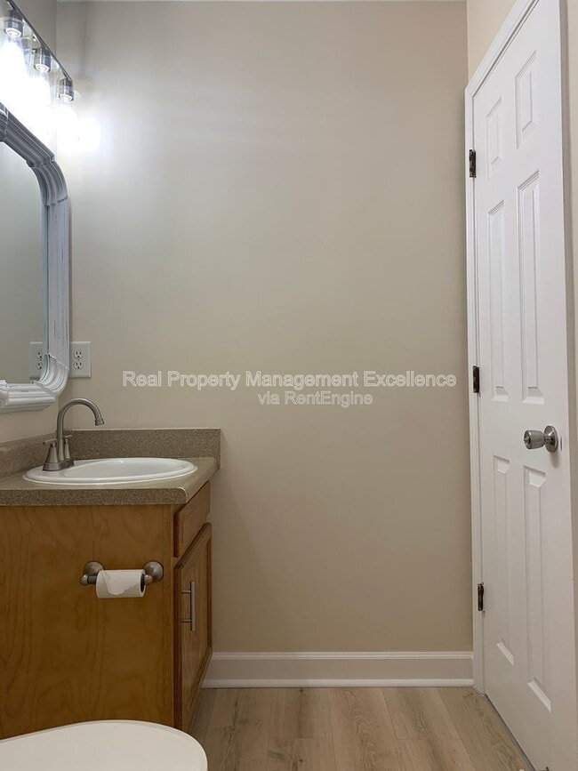 Building Photo - 5611 Sojourn Dr