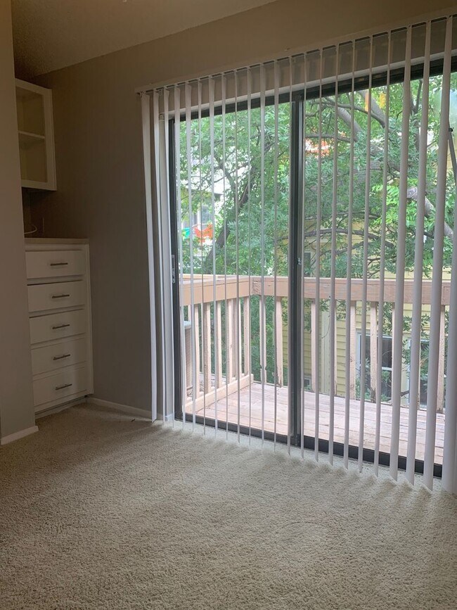 Building Photo - 2210 Pearl St