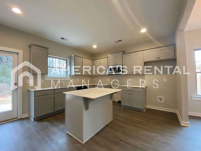 Building Photo - 7952 St.James Dr
